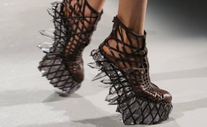 iris van herpen 3D printed shoes