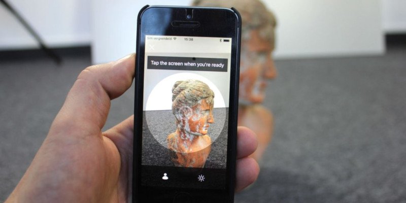 trnio 3d scanner app scanning a statue