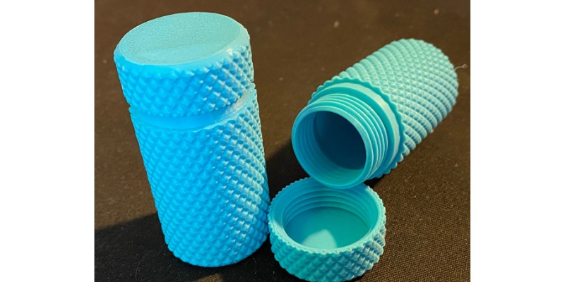 Knurled Screw Bottle 3D Prints